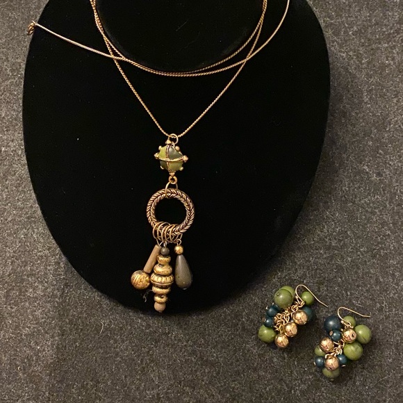 Vintage necklace and earrings set - Picture 1 of 9